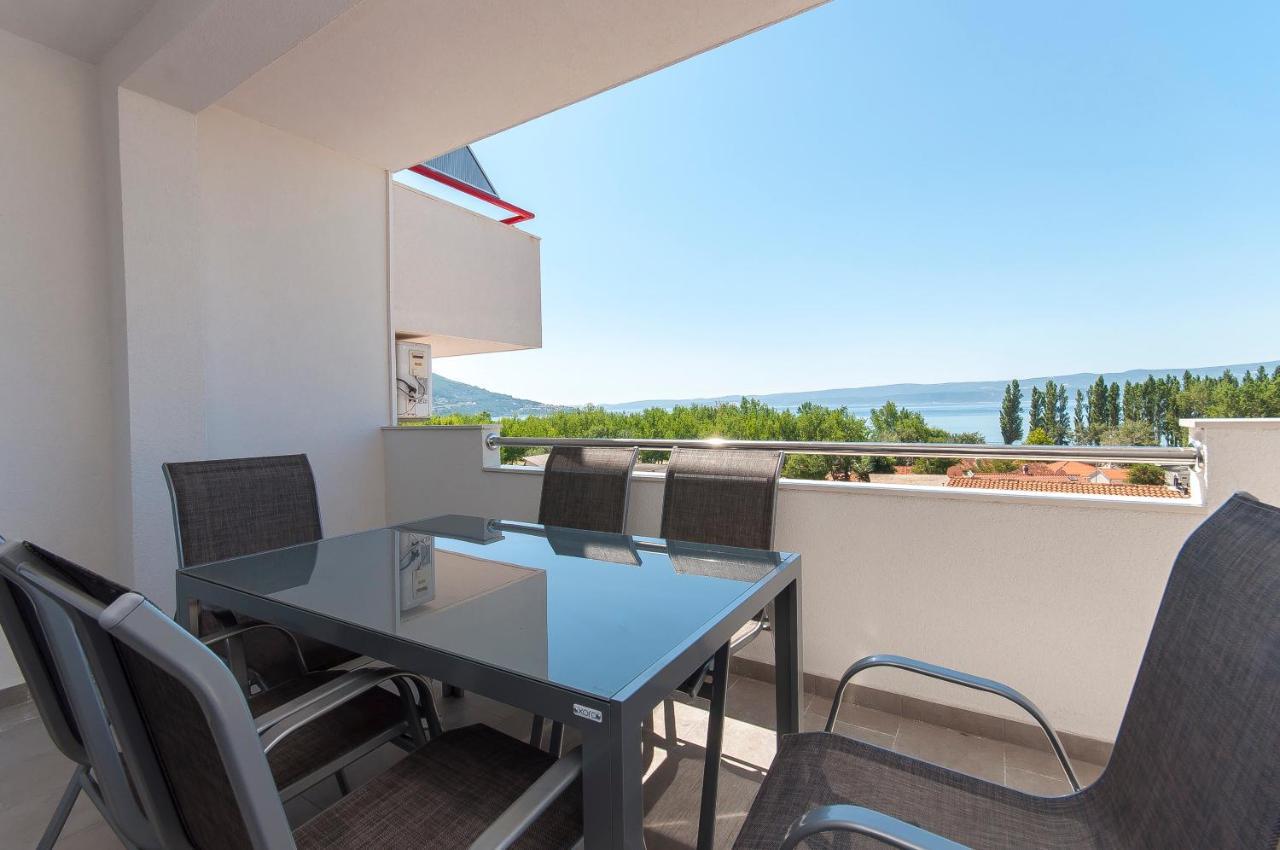 Apartman Mira- 오미스 외부 사진