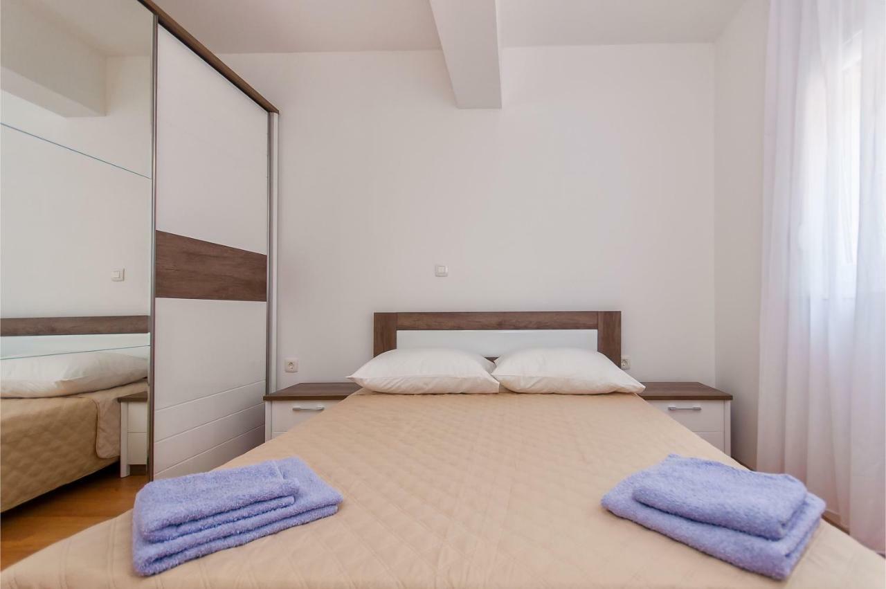 Apartman Mira- 오미스 외부 사진