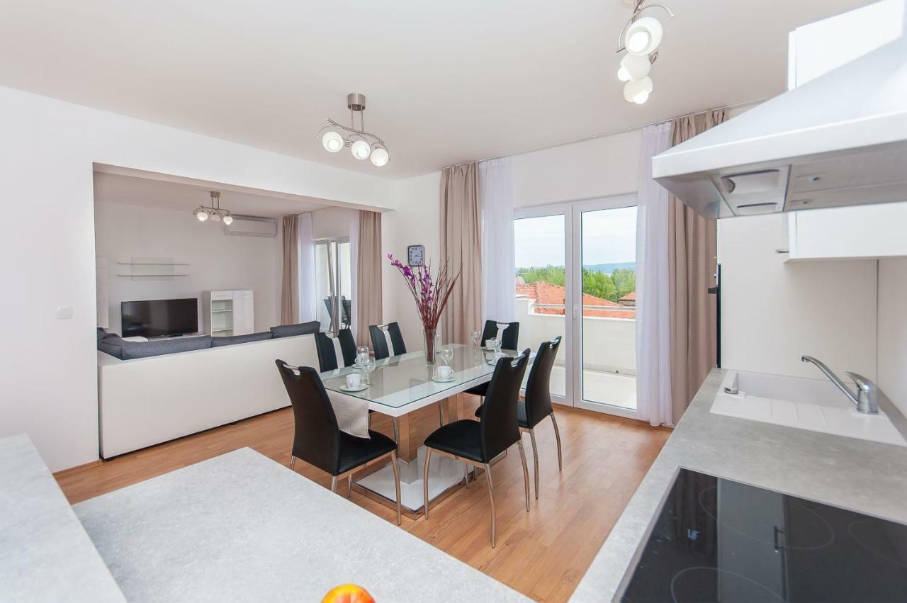 Apartman Mira- 오미스 외부 사진