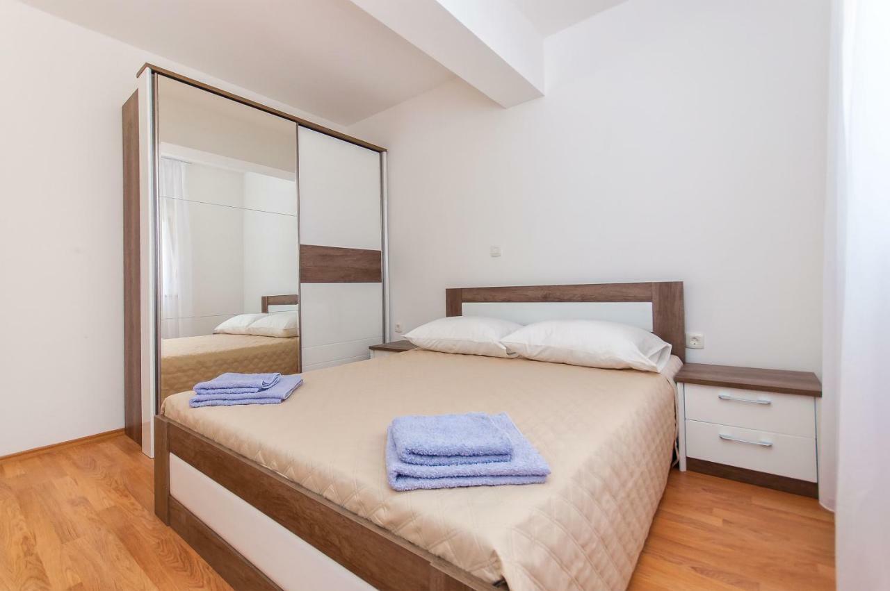 Apartman Mira- 오미스 외부 사진
